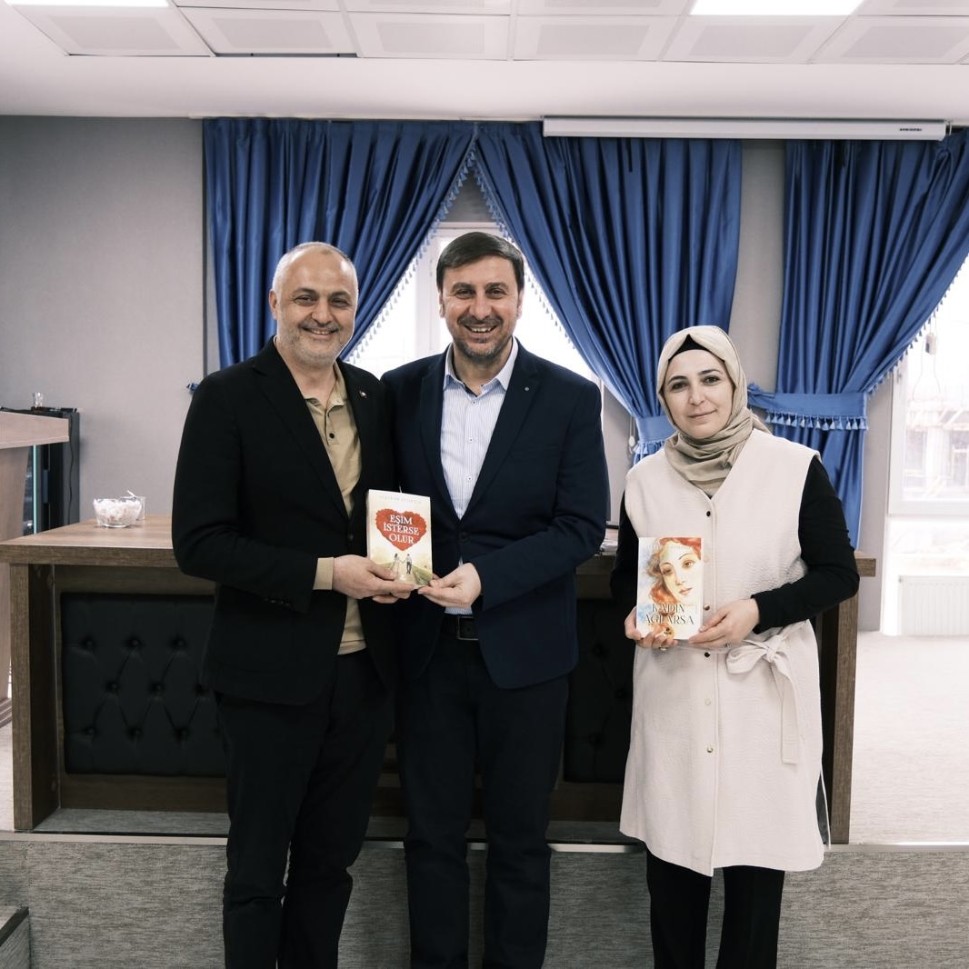 Büyükşehir Belediyesinin Andırın’da düzenlediği programda vatandaşlarla bir araya gelen eğitimci