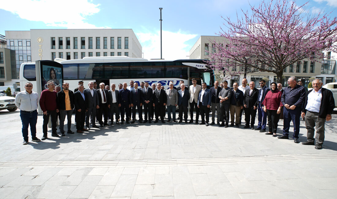 Büyükşehir Belediyesi, tarımda yenilikçi uygulamaları yerinde görmek ve sektördeki son