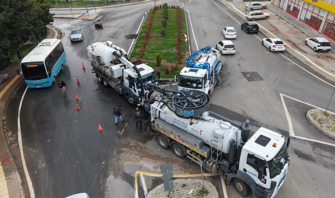 Büyükşehir Belediyesi ve KASKİ ekipleri, aşırı sağanak yağış alan bölgelerde
