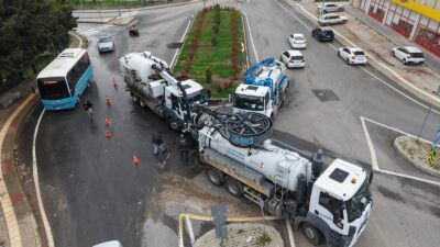 Büyükşehir Belediyesi ve KASKİ ekipleri, aşırı sağanak yağış alan bölgelerde