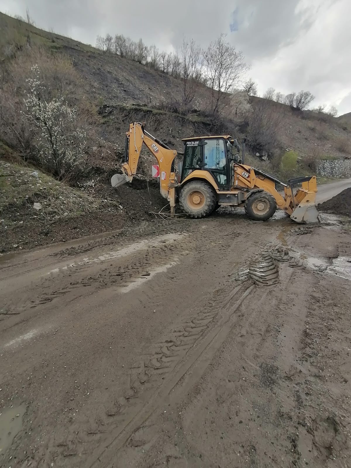 Hanifi Toptaş başkanlığındaki Onikişubat Belediyesi, ilçenin dört bir yanında sürdürdüğü