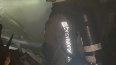 Kahramanmaraş’ın Dulkadiroğlu ilçesinde bir evde çıkan yangın, az kalsın faciaya