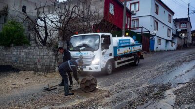 Büyükşehir Belediyesi ve KASKİ ekipleri, şehir merkezi ve ilçelerde etkili