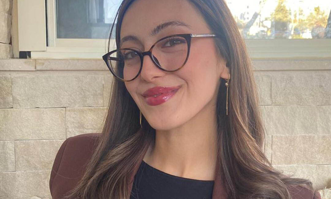 Psikolog ​ Ayşe İster yazdı; “Dijital Kalabalıkta Sosyal Yalnızlık”