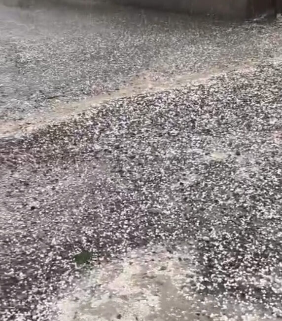 Kahramanmaraş’ta öğleden sonra aniden bastıran hava muhalefeti, gökyüzünü bir anda