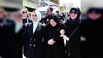 Aile ve Sosyal Hizmetler Bakanı Mahinur Özdemir Göktaş, Kahramanmaraş'taki okul