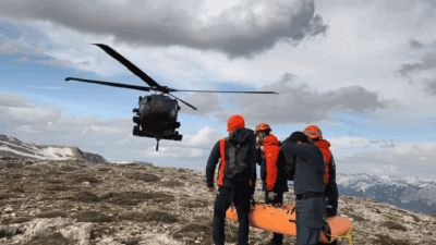 Kahramanmaraş’ın Andırın ilçesinde çiriş otu toplamak için arkadaşlarıyla birlikte sarp