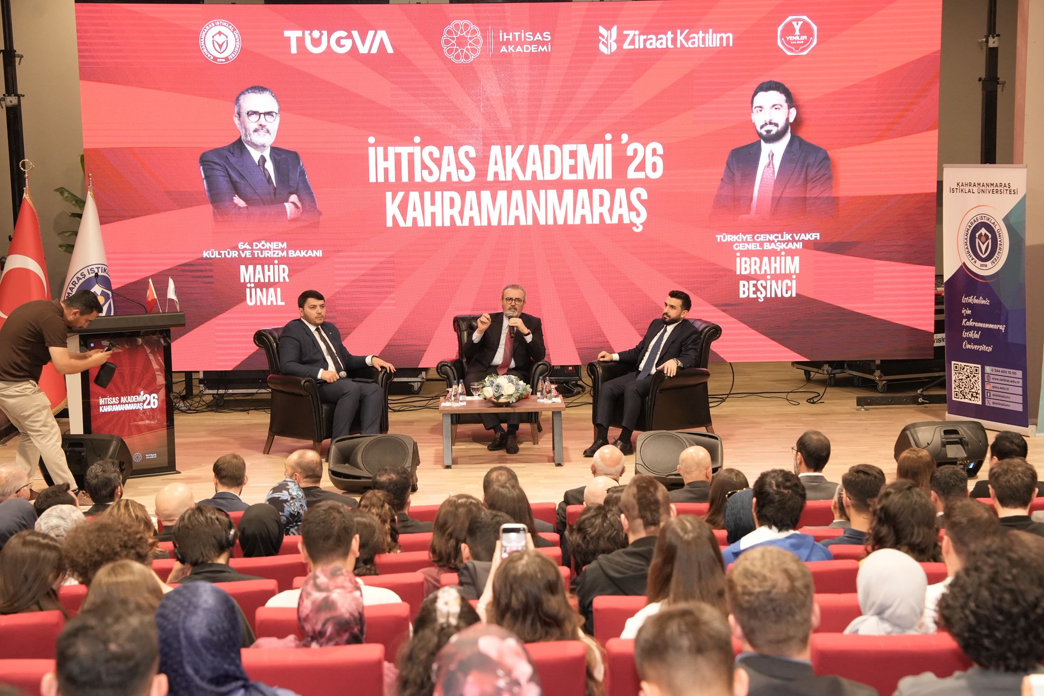 Mahir Ünal Kahramanmaraş’ta Gençlik, Bilgi ve Tecrübe Buluşmasına katıldı! 2 10 1
