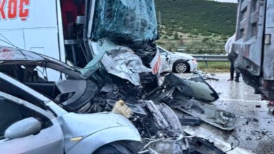 Kahramanmaraş ile Gaziantep’i birbirine bağlayan karayolunda meydana gelen zincirleme trafik