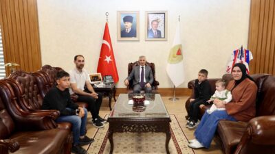 Kahramanmaraş Kapıçam Tabiat Parkı’nda düzenlenen Türkiye Offroad Şampiyonası sırasında rüzgârın