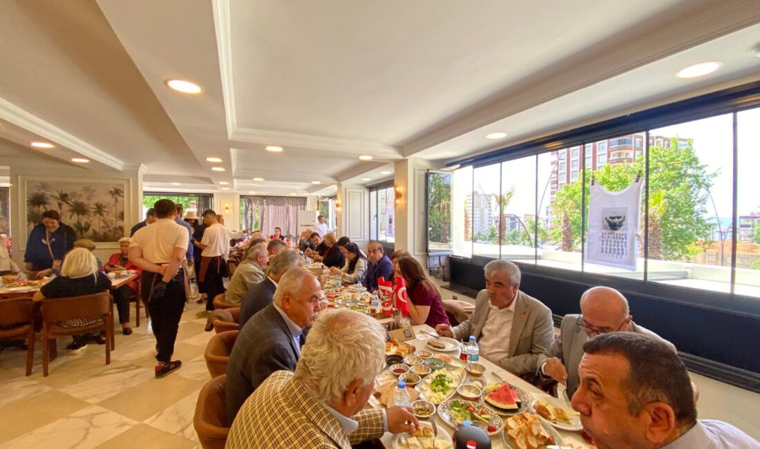 Atatürkçü Düşünce Derneği Kahramanmaraş Şubesi tarafından düzenlenen dayanışma kahvaltısı programında