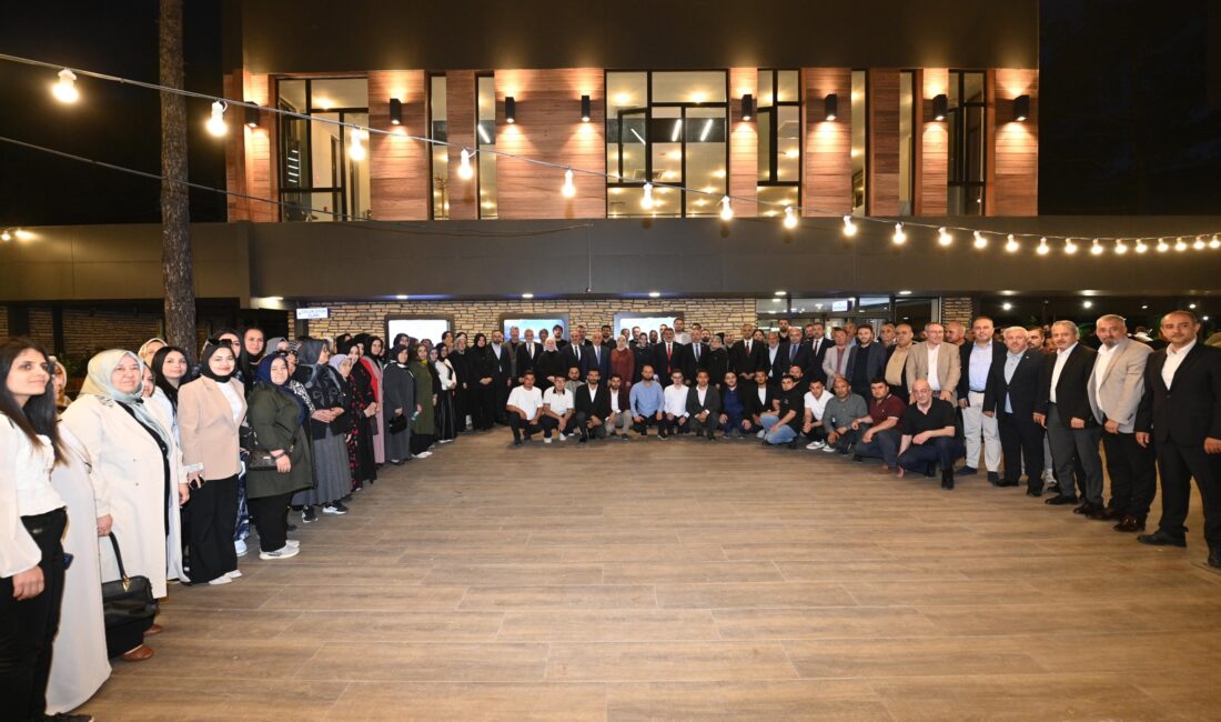 AK Parti Dulkadiroğlu İlçe Teşkilatı tarafından düzenlenen “Dulkadiroğlu Aile Buluşması”