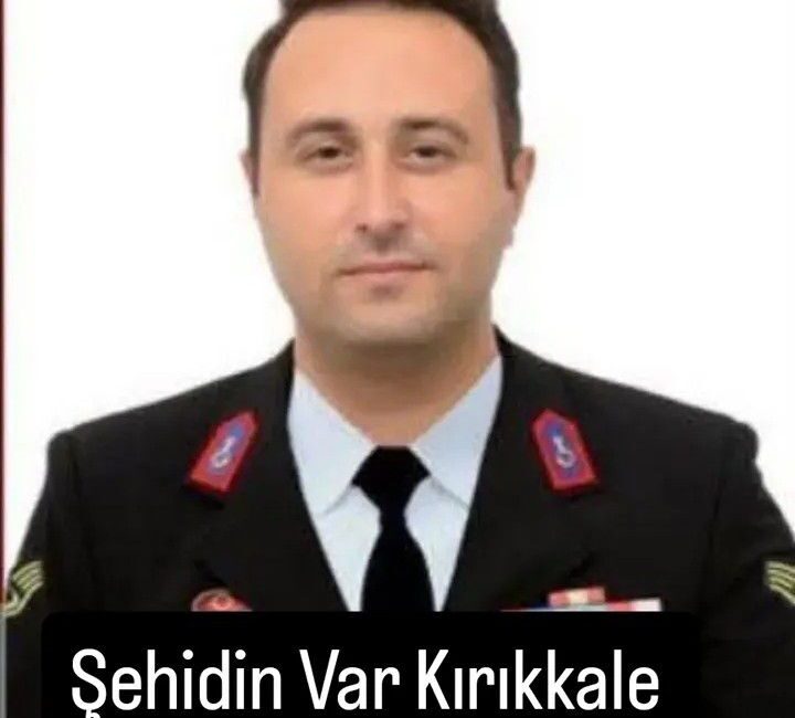 Ankara’nın Bala ilçesinde, otoyol güvenliğini sağlarken bir otomobilin çarpması sonucu