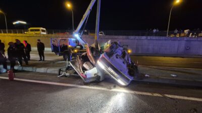 Kahramanmaraş’ın Onikişubat ilçesinde meydana gelen trafik kazasında, kontrolünü kaybeden bir