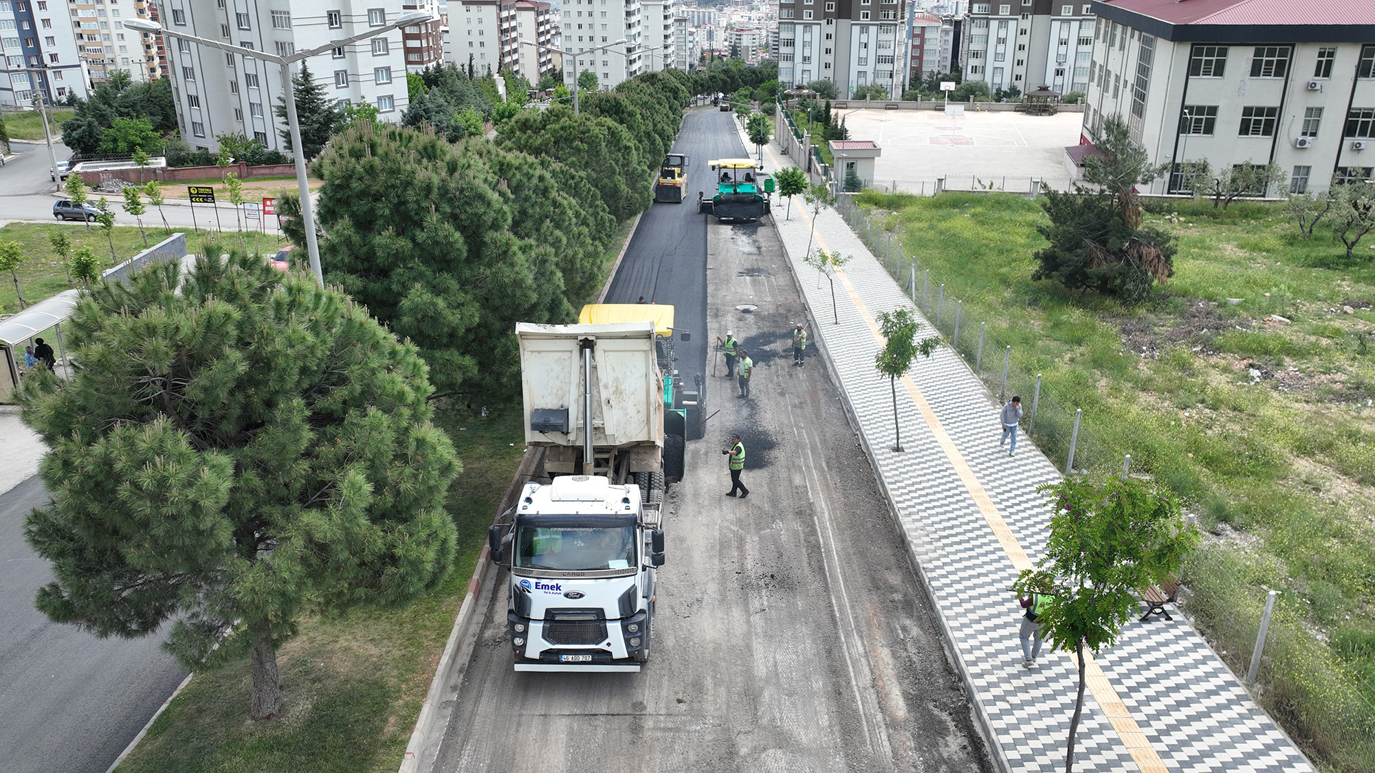 Büyükşehir, Ahır Dağı Caddesi’nde Asfalt Mesaisini Sürdürüyor 1 Ahir Dagi Caddesi 10