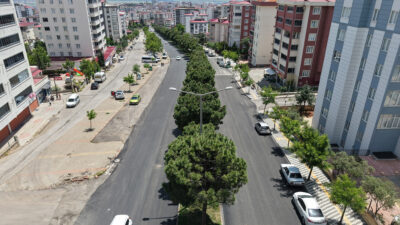 Büyükşehir Belediyesi, Ahır Dağı Caddesi’nde asfalt serimini tamamladı.