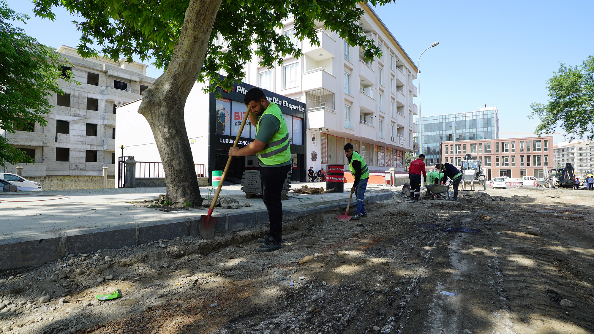 Cahit Zarifoglu Caddesi 14