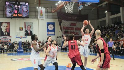 Kipaş İstiklal Basketbol, Play-off Çeyrek Final ikinci maçında Gaziantep Basket'e