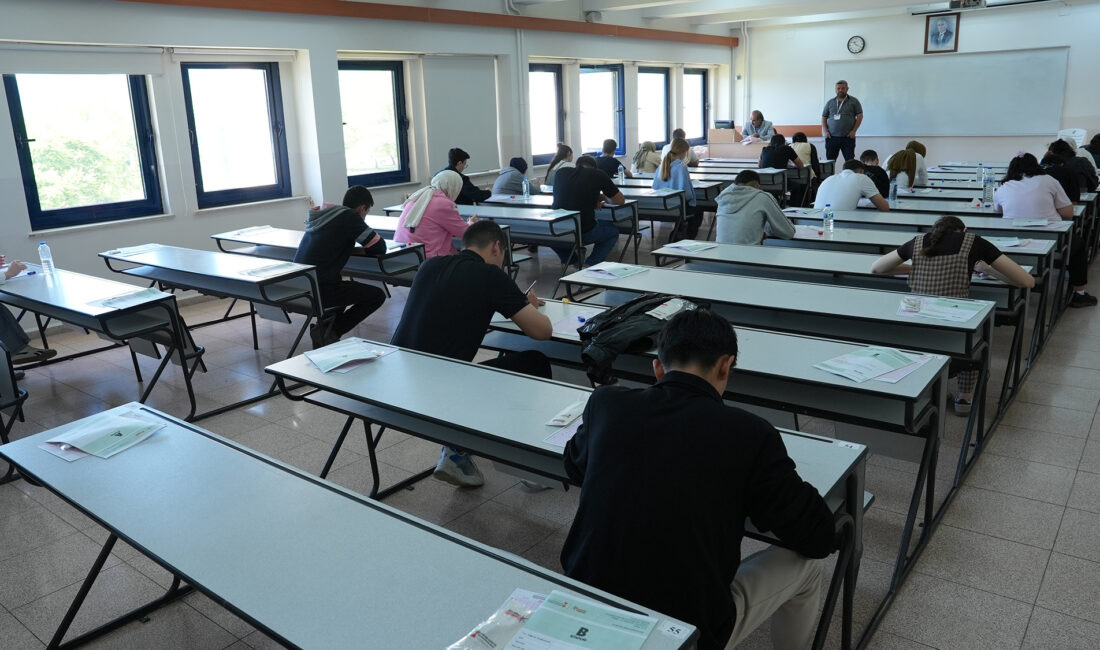 Büyükşehir Belediyesi, YKS öncesi üniversite adaylarına yönelik kapsamlı bir deneme