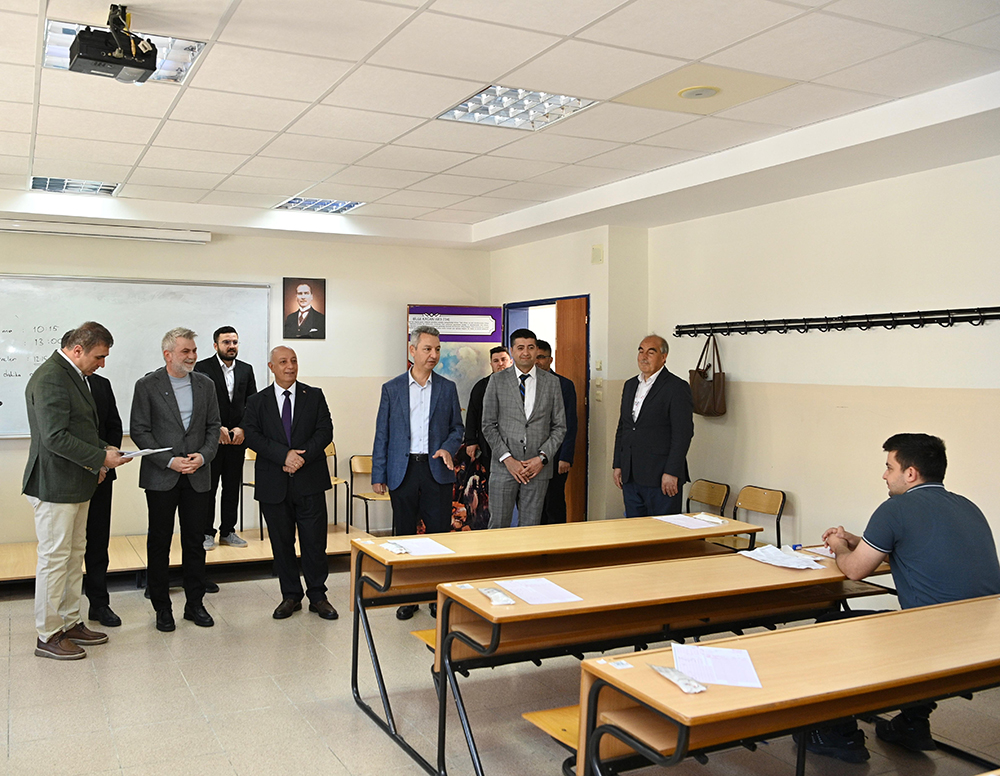 Büyükşehirden Gençlere YKS Öncesi “Son Prova” Desteği! 2 Deneme Sinavi 3
