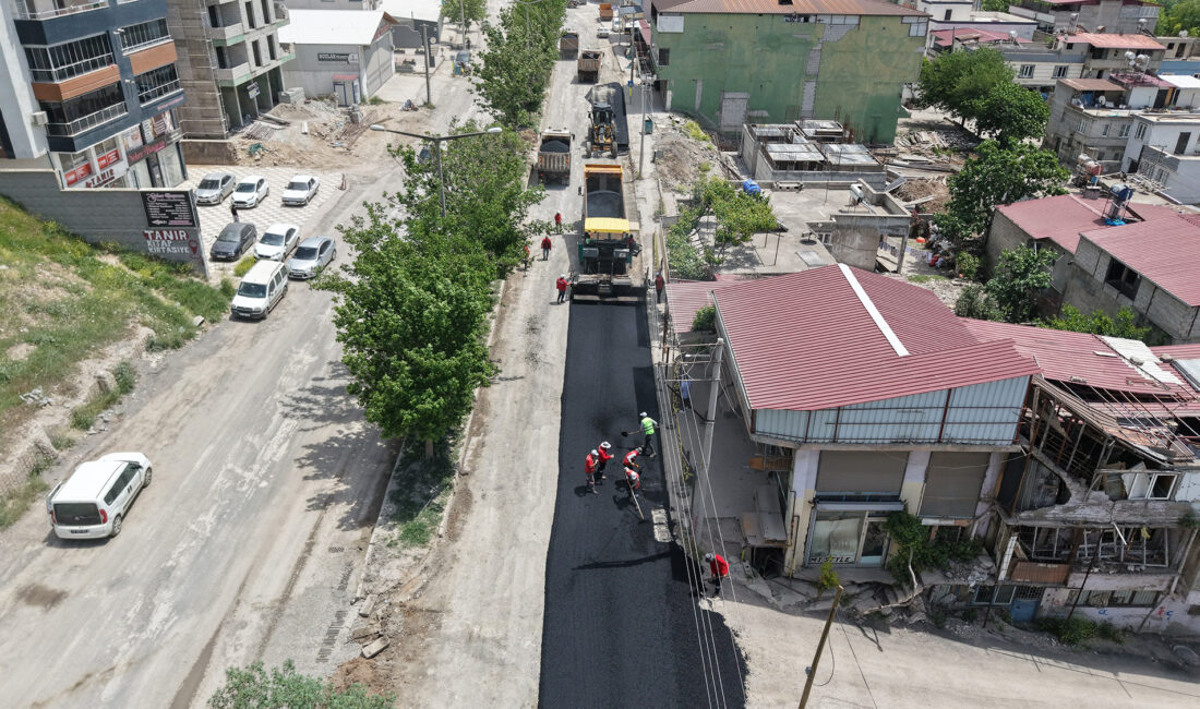 Büyükşehir Belediyesi, Dulkadiroğlu’nun en işlek arterlerinden Şeyh Şamil Caddesi ve