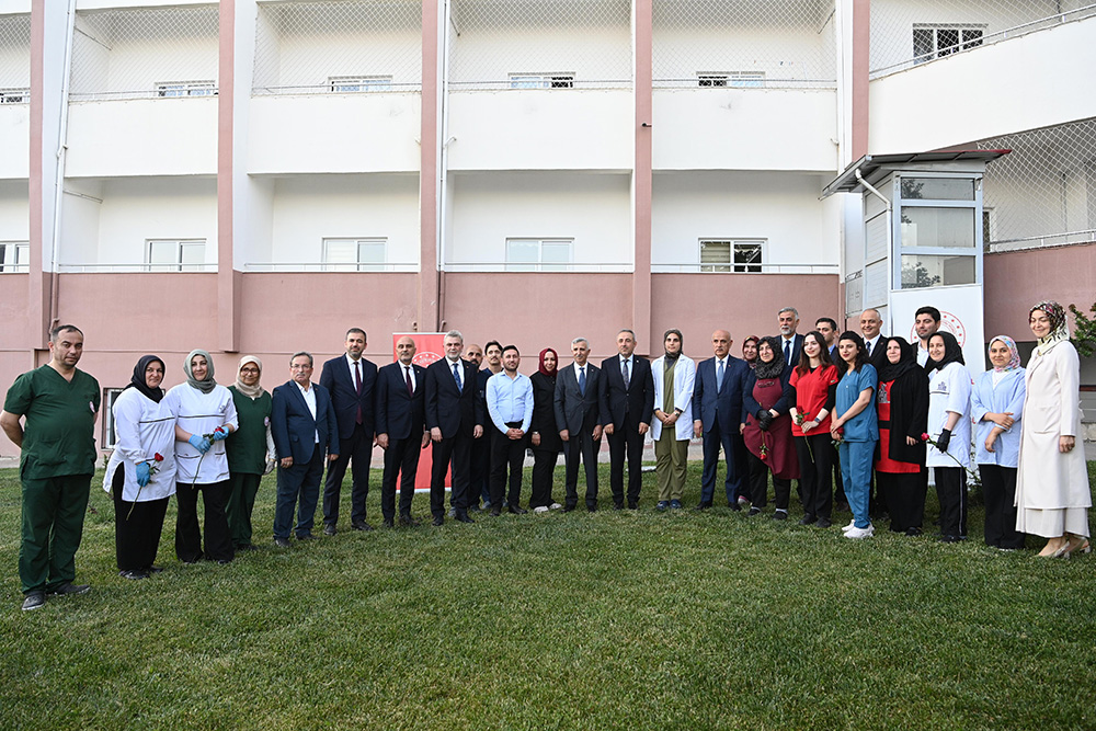 Başkan Görgel Huzurevi sakinleriyle bayramlaştı! 1 Huzurevi 7