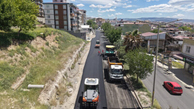 Büyükşehir Belediyesi, Dulkadiroğlu’nun en işlek güzergahlarından Şeyh Şamil Caddesi’nde asfalt