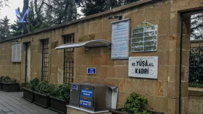 İstanbul’un hem manevi atmosferi hem de etkileyici Boğaz manzarasıyla öne