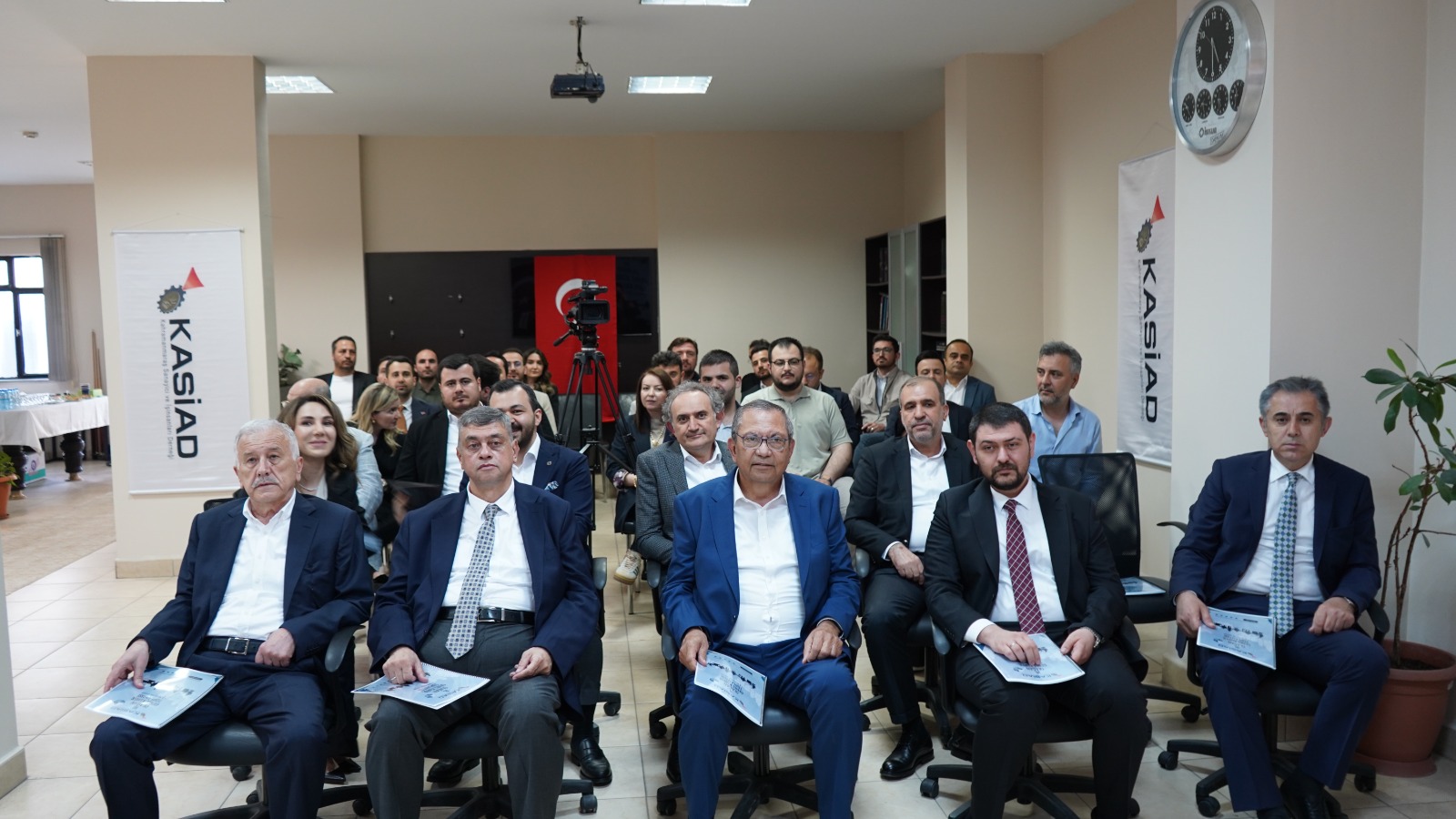 KASİAD Genel Kurulu’nda ekonomik vizyon mesajı: “Birlik içinde daha güçlü bir sanayi hedefliyoruz” 2 image