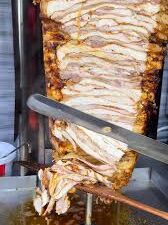 Türkiye genelinde sokak lezzetlerinin vazgeçilmezi olan tavuk döner fiyatlarında şaşırtan