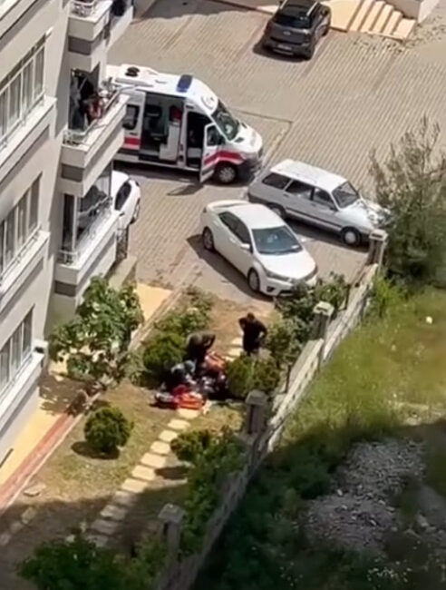 Kahramanmaraş’ın Onikişubat ilçesine bağlı Cumhuriyet Mahallesi’nde yaşanan trajik olay, mahallede