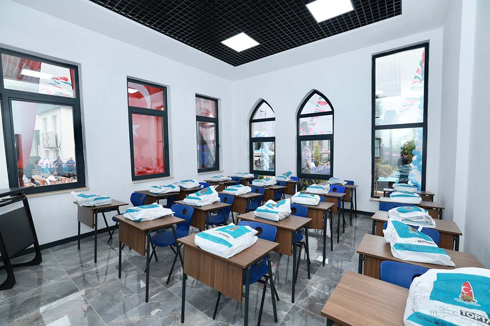 Onikişubat Belediyesi’nin Kale Gençlik Merkezi yoğun katılımla hizmete açıldı! 3 1 2