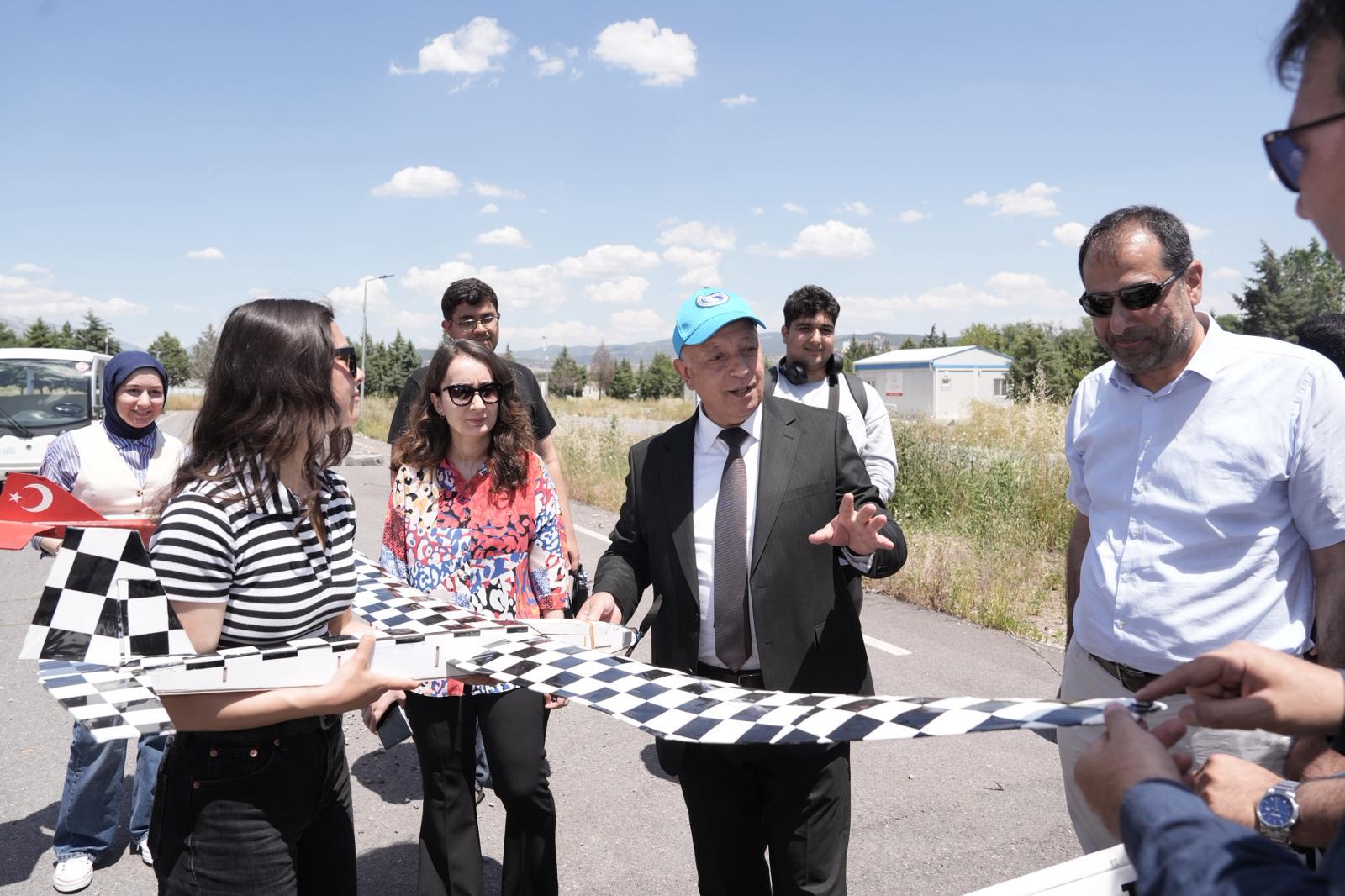 Yerli ve Milli Teknolojiye Genç Dokunuş: KİÜ’de İHA Heyecanı! 1 2