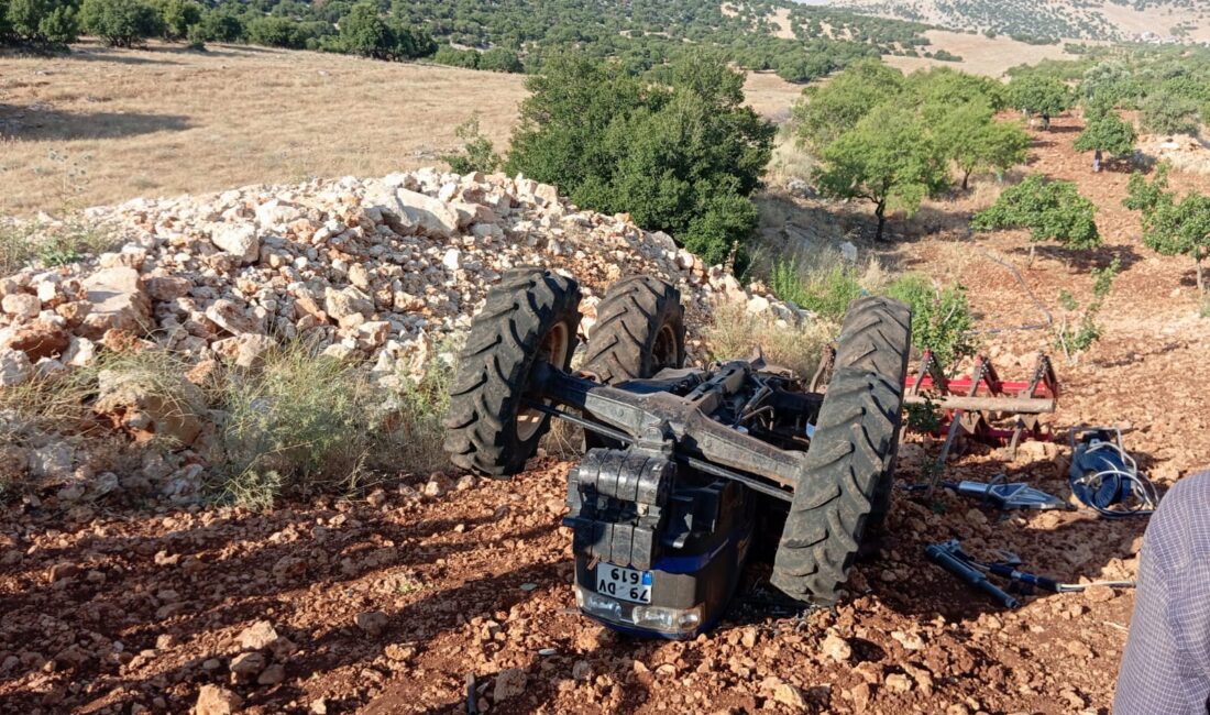 Kahramanmaraş’ın Pazarcık ilçesinde kontrolden çıkarak devrilen bir traktörün sürücüsü, meydana