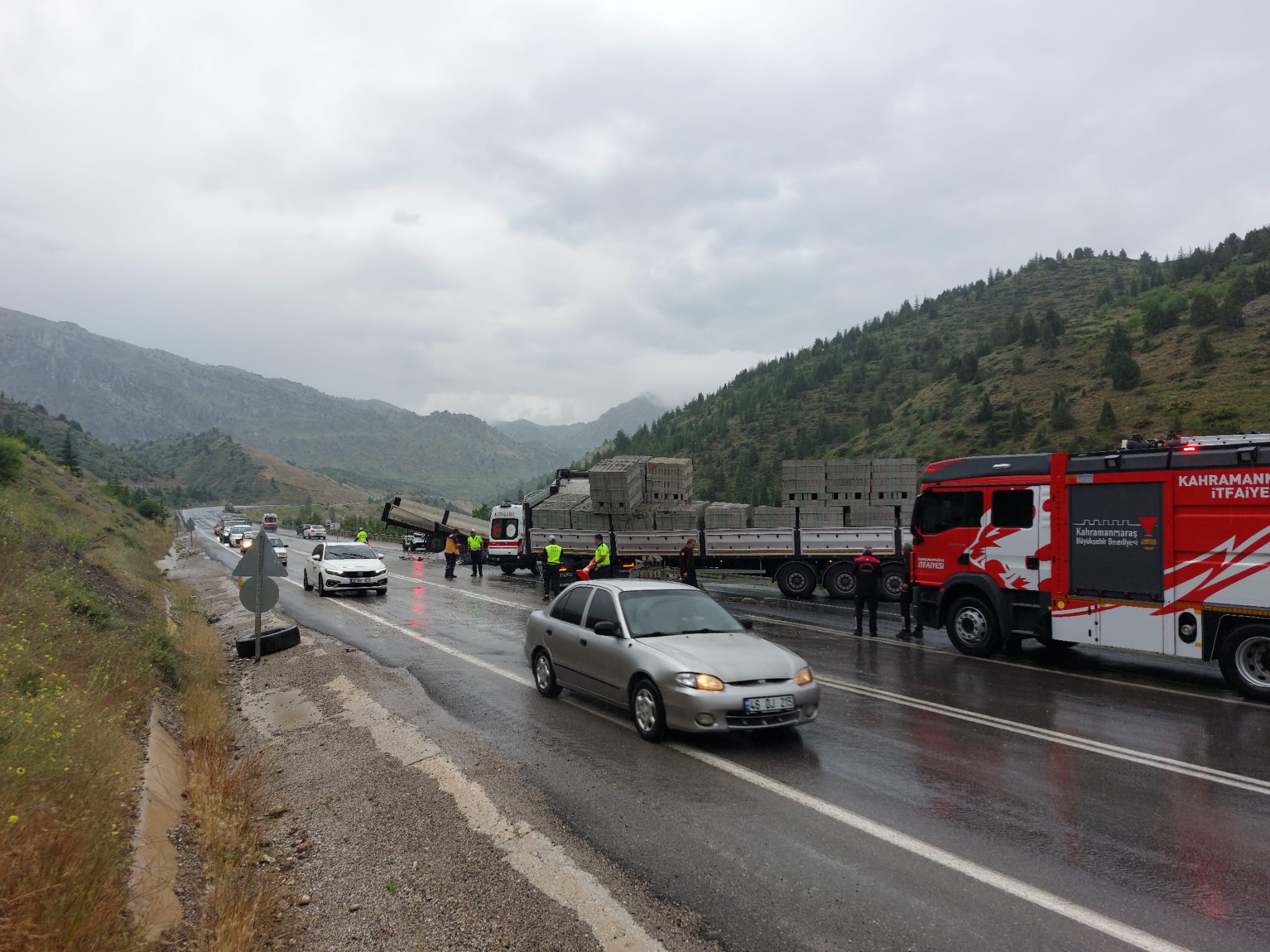 Kahramanmaraş-Göksun yolunda feci kaza: 2 tır kafa kafaya çarpıştı! 1 2bc1f5b1 5be7 426b 9d77 8993c76ac70b