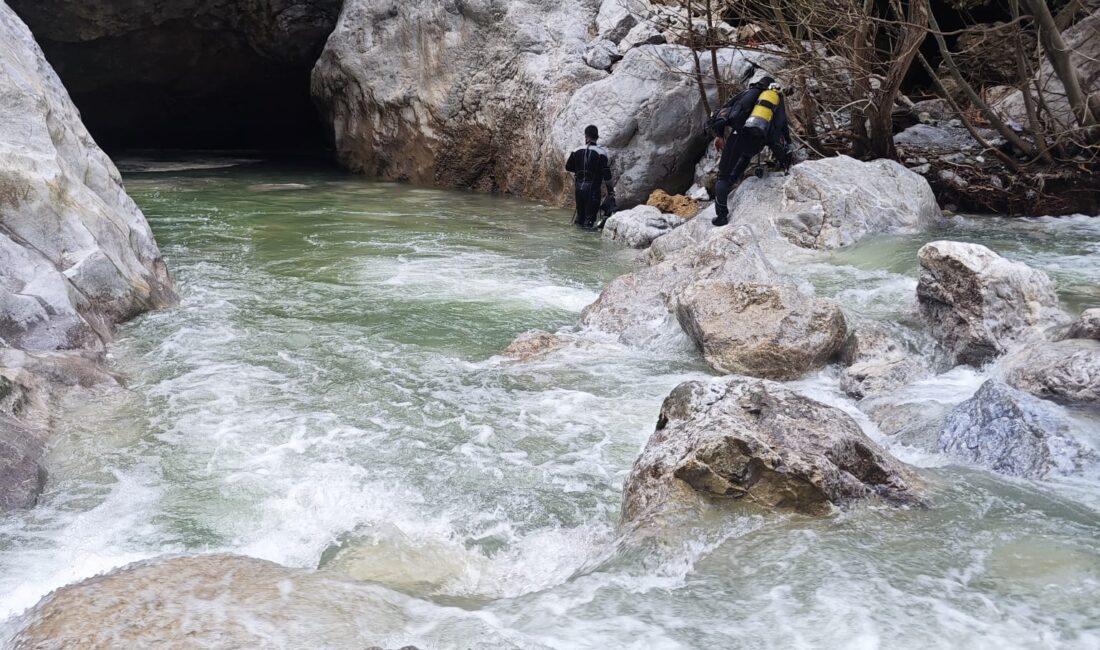Kahramanmaraş'ın Onikişubat ilçesinde, balık tuttuğu sırada Ceyhan Nehri'ne düşen yaşlı