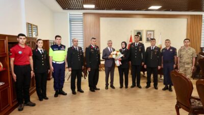 Kahramanmaraş İl Jandarma Komutanı Tümgeneral Ali Gemalmaz ve beraberindeki heyet,