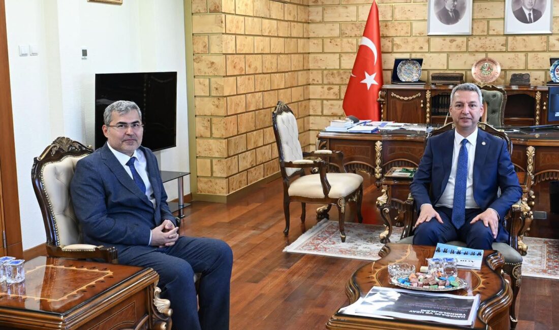 Kahramanmaraş Tabipler Odası Başkanı Dr. Mehmet Akif Sarıca ve beraberindeki