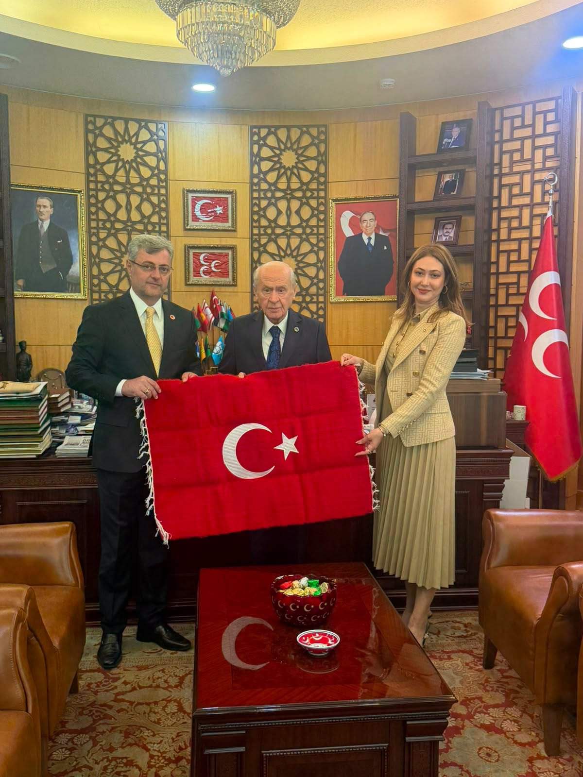 Kahramanmaraş heyeti MHP Lideri Devlet Bahçeli’yi ziyaret etti 1 733095948 1019903300416502 7928192396393641161 n