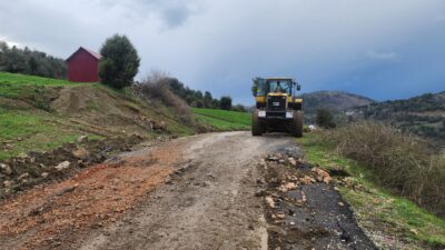 Büyükşehir Belediyesi, Andırın’da etkili olan kuvvetli sağanak yağışların izlerini silmek