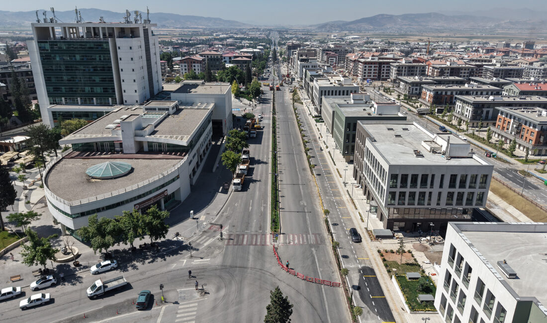 Azerbaycan Bulvarı’nda gerçekleştirilecek altyapı çalışmaları nedeniyle caddenin Büyükşehir Belediyesi hizmet