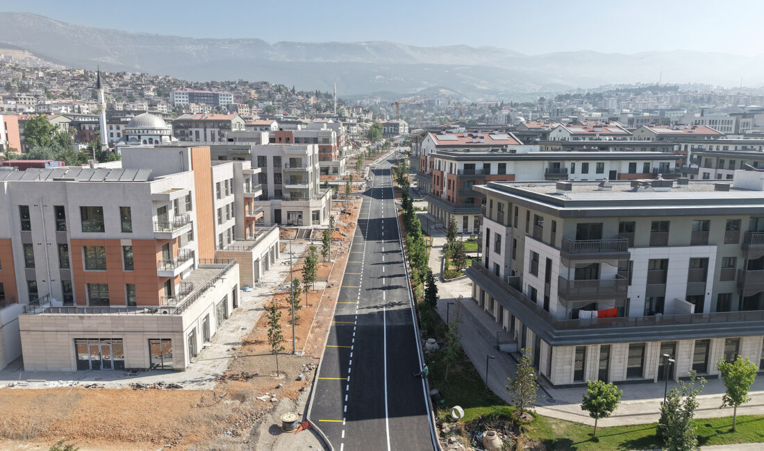 Büyükşehir Belediyesi, Azerbaycan Mahallesi’nin 3 ana arterini yaklaşık 18 Milyonluk