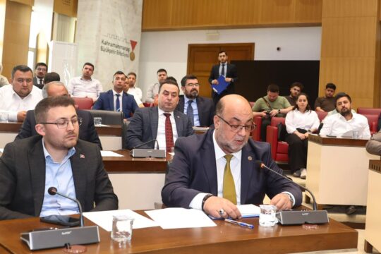 Dulkadiroğlu Belediye Başkanı Mehmet Akpınar, Kahramanmaraş Büyükşehir Belediye Meclisi'nde yaptığı