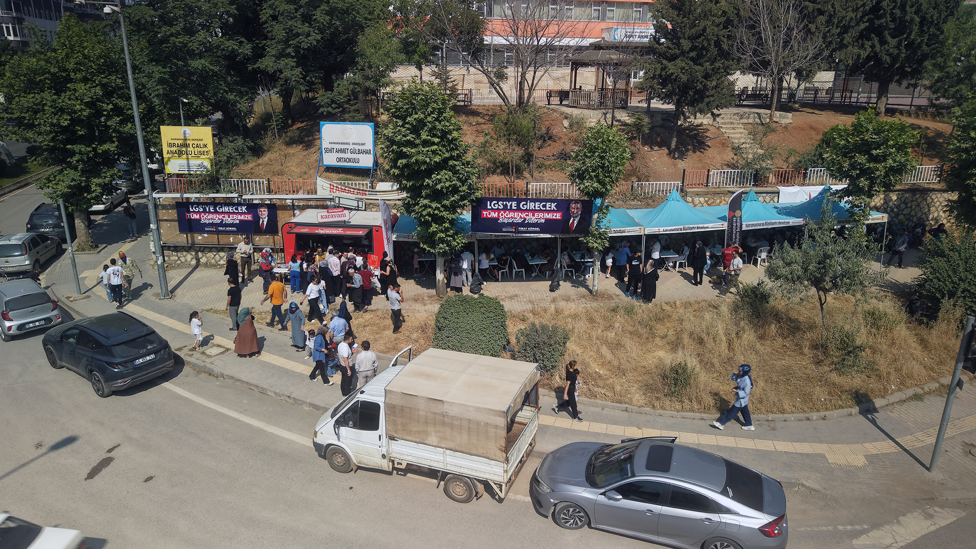 Kahramanmaraş Büyükşehirden Öğrenci ve Velilere Tam Destek! 1 Bekleme ve Ikram Noktasi 3