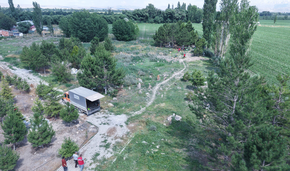Büyükşehir Belediyesi, kuzey ilçelerdeki mezarlıklarda başlattığı bakım, onarım ve yenileme