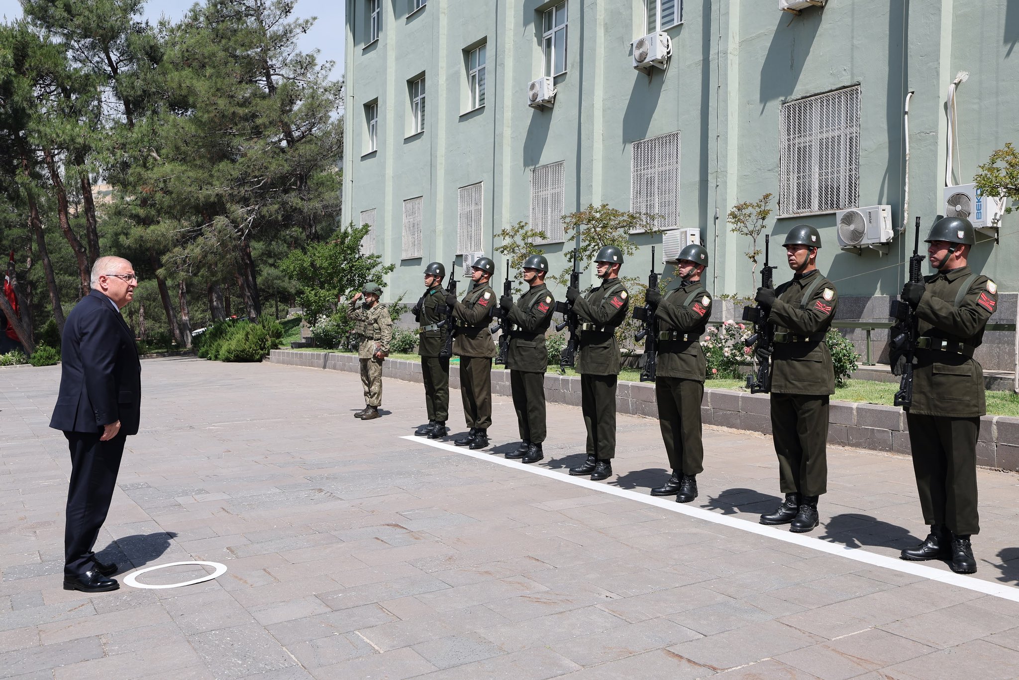 Millî Savunma Bakanı Yaşar Güler, inceleme ve denetlemelerde bulunmak üzere