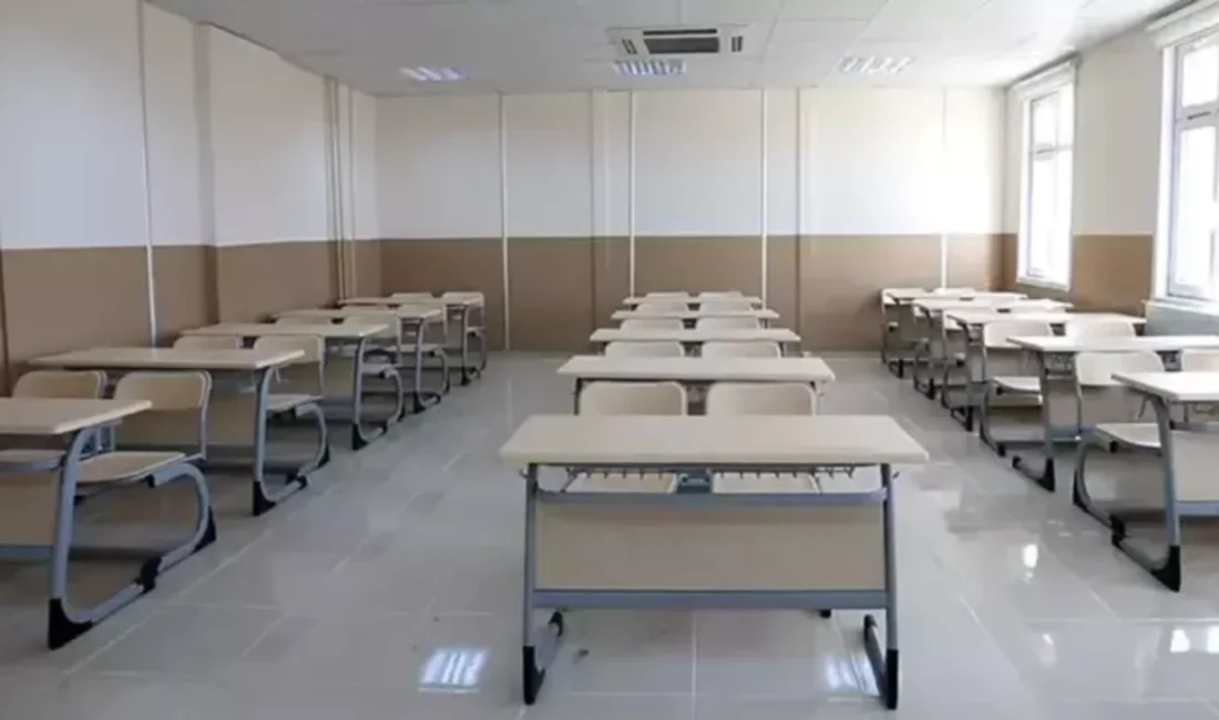 Milli Eğitim Bakanı Yusuf Tekin, Kahramanmaraş'ta eğitim gören öğrenci ve