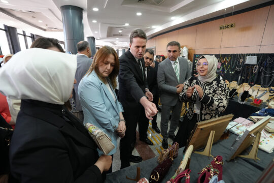 Büyükşehir Belediyesinin Meslek Edindirme Kursları’nda (KAMEK) 30 farklı atölyede yaklaşık