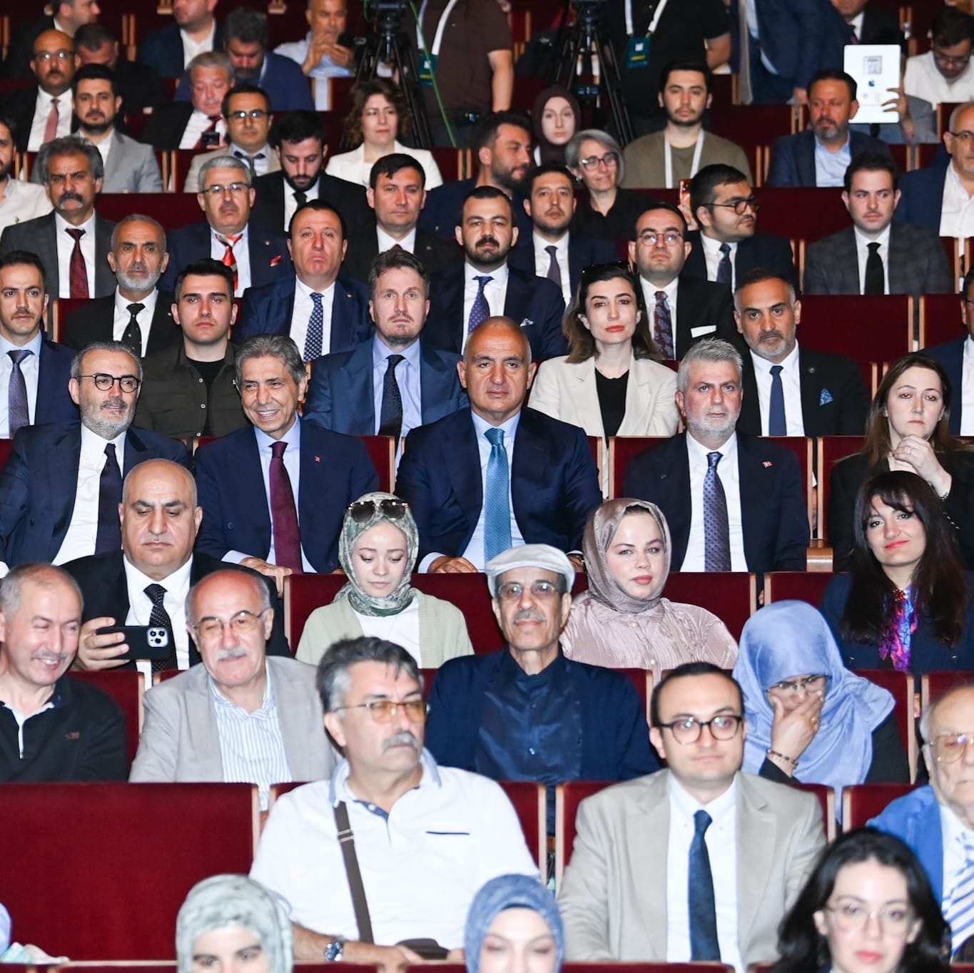 Kahramanmaraş UNESCO'nun “Edebiyat Şehri” Oldu! 3 KULTUR VE TURIZM BAKANI MEHMET NURI ERSOY 4