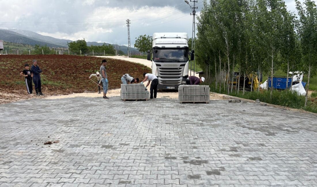 Büyükşehir Belediyesi, Çağlayancerit’in kırsal Akdere Mahallesi’ne toplam 3 bin metrekarelik